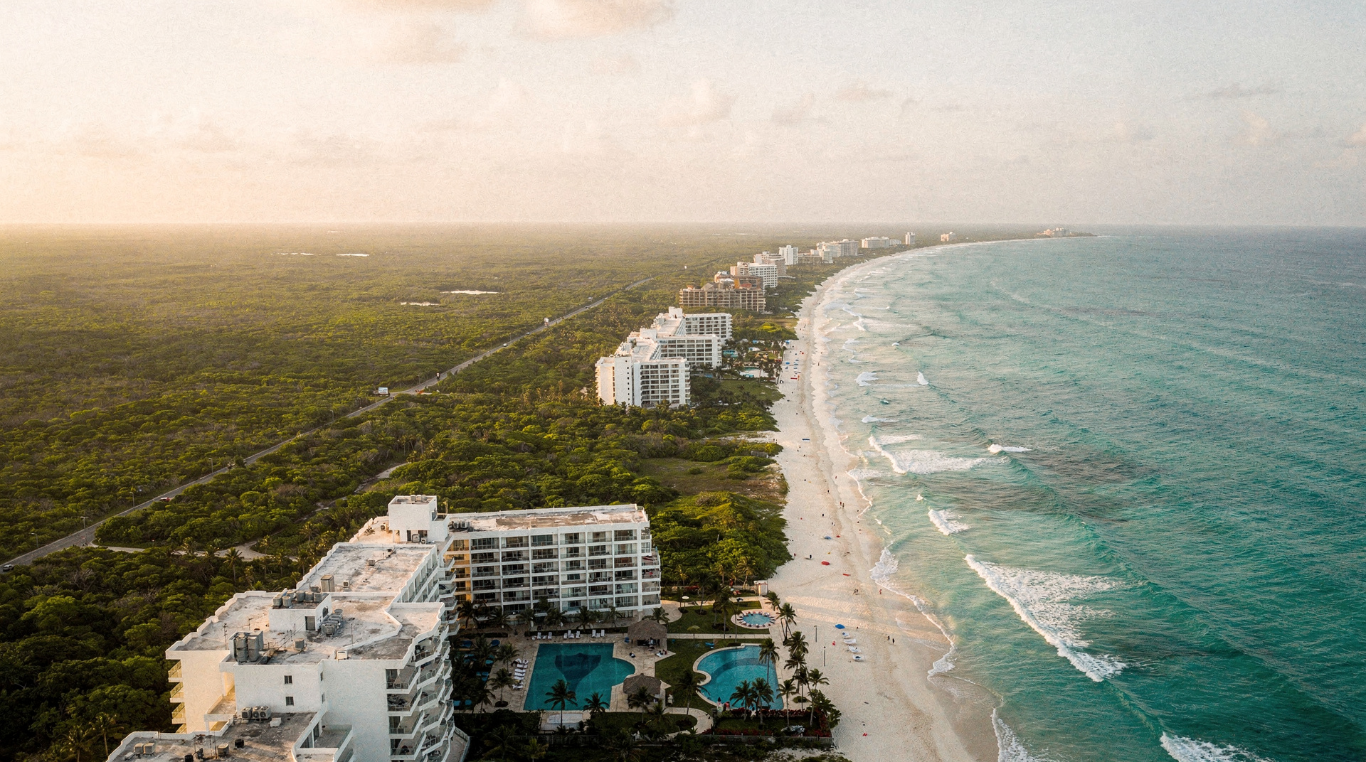 Cancún vs Riviera Maya: which base is right for you?