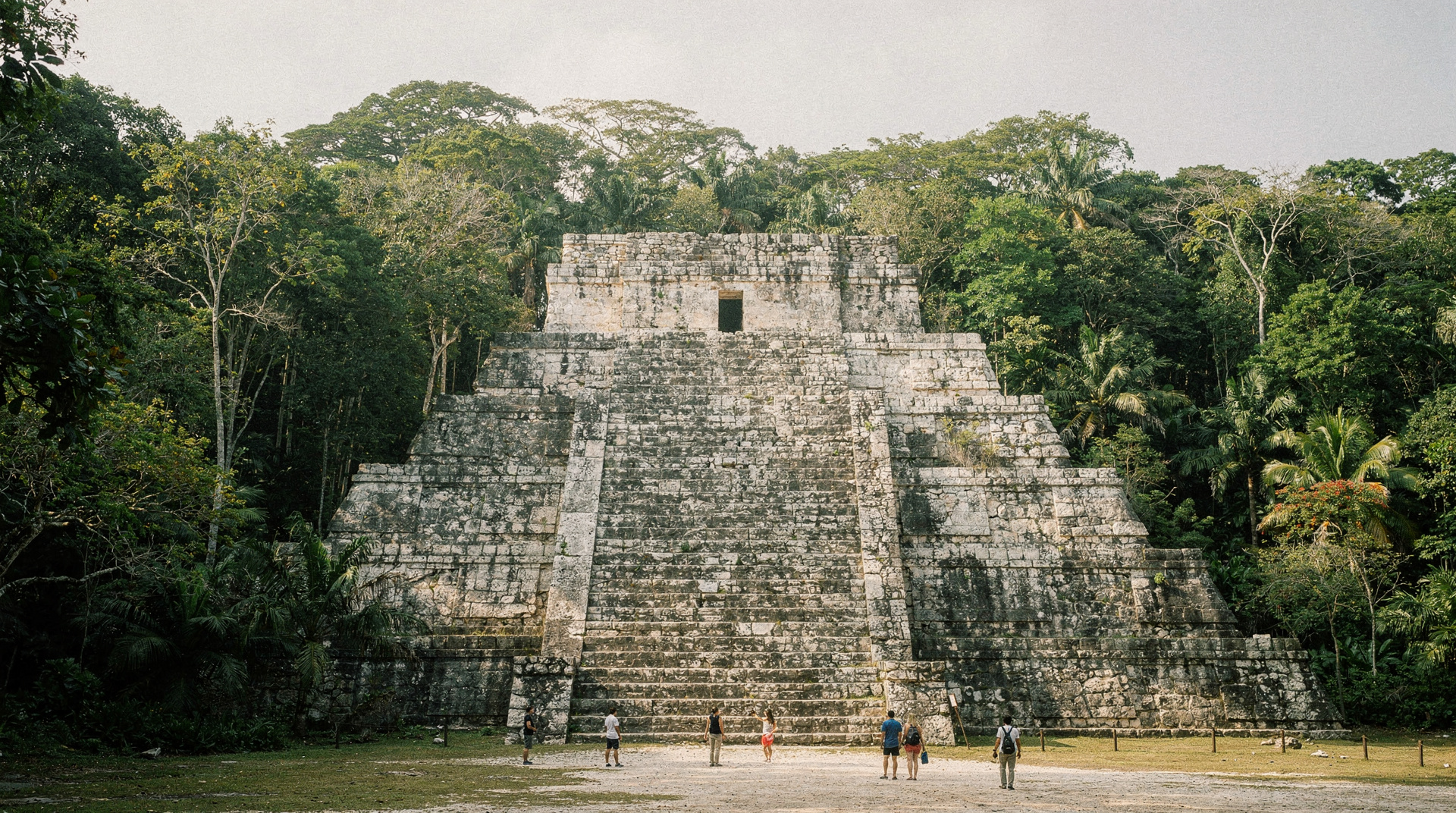 Cobá ruins guide: the tall jungle pyramid